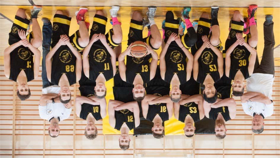 U18 fiú csapat 108 Álló sor (balról): Bencsics Zoltán (edzõ), Frisnyák Dániel, Püspök Bertalan, Úr Mátyás, Jakab Arnold,