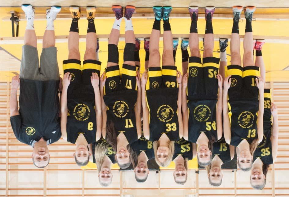 U19 leány csapat Hátsó sor (balról): Czakó Renáta, Tatár Lotti, Kovács