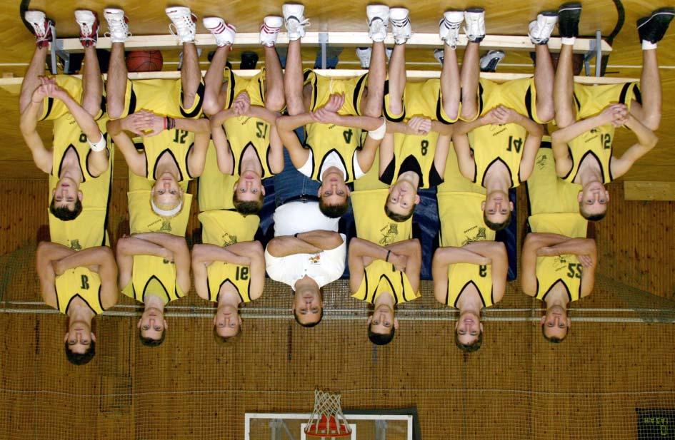 Ifi fiú csapat 4 Bércesi Dávid, 6 Agócs Ádám, 7 Tokár Dániel, 8 Tápai Zsolt, 9 Kovács Domonkos, 10 Horváth Róbert, 11 Mócsai Milán, 13 Lázár Krisztián, 14 Nagy Dániel, 15