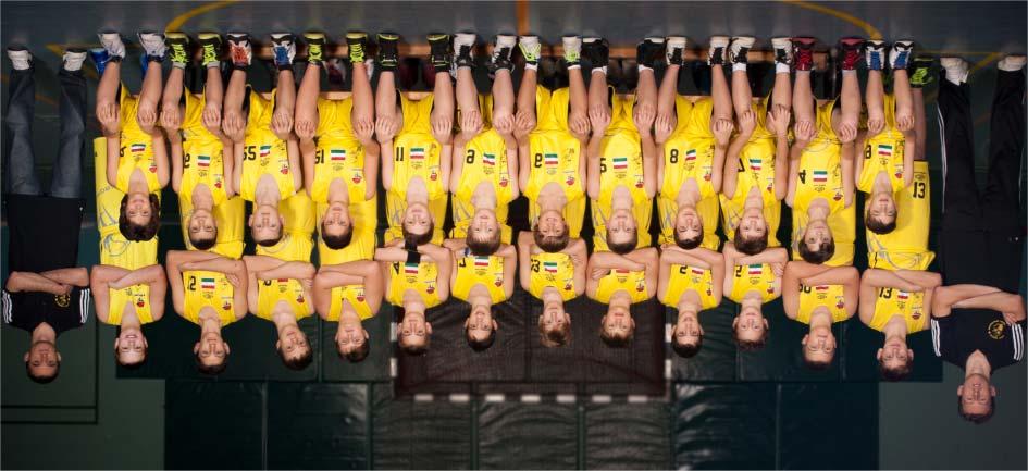 U12 fiú csapat Álló sor (balról): Kecskés István (edzõ), Semmelweis Dániel, Szük Zsombor, Kaló Márk, Kozma Krisztián, Szmeló Krisztián, Szidor Levente, Steiner Zsombor, Imolay