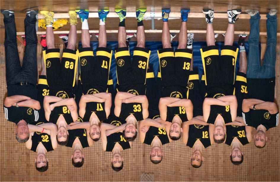 U18 fiú csapat Felsõ sor (balról): Szõke Olivér, Makay Dániel, Jankovics Viktor, Kis Torma Áron, Halász Péter, Doszpoth Olivér; alsó sor (balról): Varga István