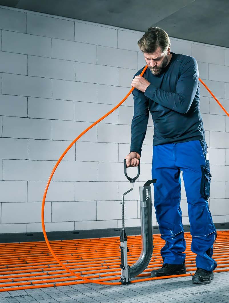 TACKER RENDSZER Bevált megoldás költségoptimalizált, nagy rendszereknél RAUTHERM SPEED Tacker lemezzel nagy felületek esetén gazdaságos és hatékony.