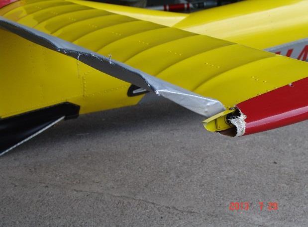 1.3 Légijármű sérülése 2013-248-4P A HA-5532 lajstromjelű légijármű az eset során nem sérült. A HA-5523 lajstromjelű légijármű vízszintes vezérsíkja és magassági kormánya sérült. (3. és 4. ábra) 1.