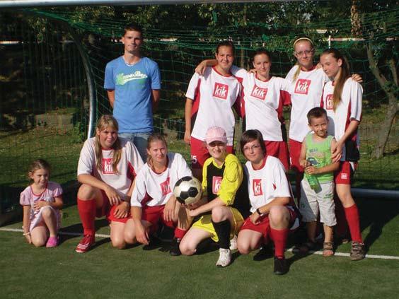 Šport Naše tímy v súťaži Miniliga Tureň Keďže sa profesionálny futbal mužov presunom A-mužstva SFM Senec-Veľký Biel do Národného tréningového centra v Senci z našej obce vytratil, dovolili by sme si