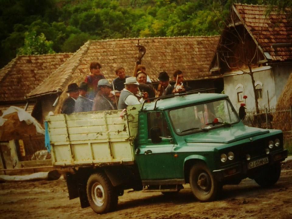 11. kép: Lakodalomban (hagyomány a modern világban) Zenészek: Kodoba Márton, Kodoba Béla,