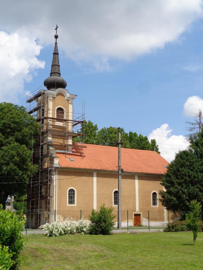 Települési örökségvédelmi hatástanulmány 19 Szentlőrinc, Templom tér HELYRAJZI SZÁM: 260/1 Rk. templom JELENLEGI VÉDELEM: M II.