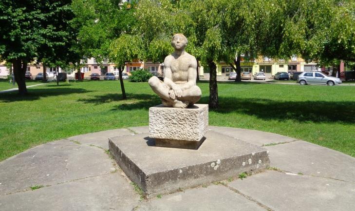 az építmény egésze karbantartott állapotú Szentlőrinc, Március 15.