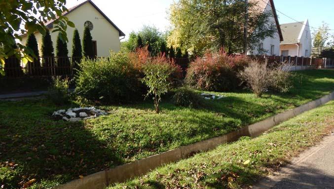 meghatározó az utcai előkertek, belső