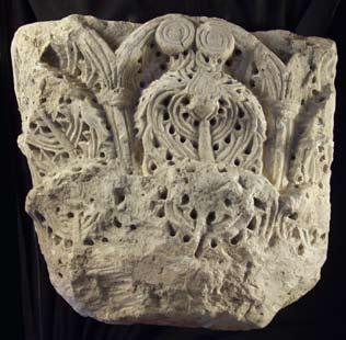 17 Ez az empóriumos mellékterekkel gazdagított templomtípus terjedt el a Kijevi Rusz és Novgorod építészetében is a 11.