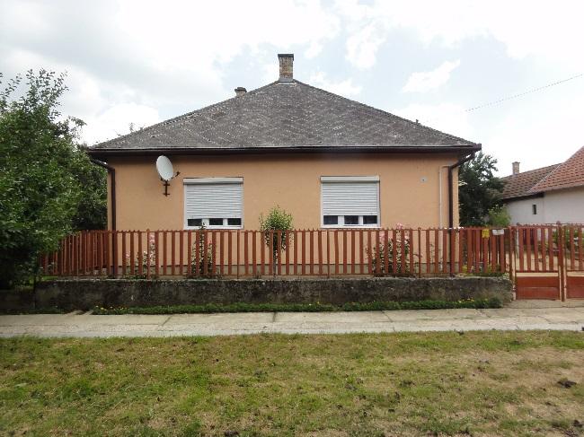 agyagcserép, használata javasolt.