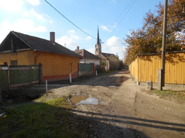 4 Eltérő