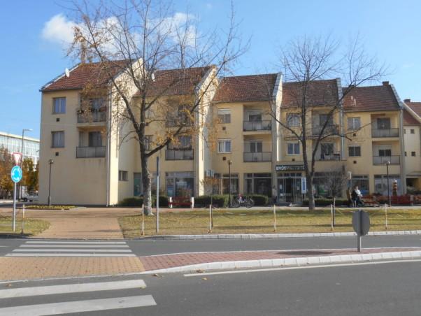 KISVÁROSI KARAKTERŰ