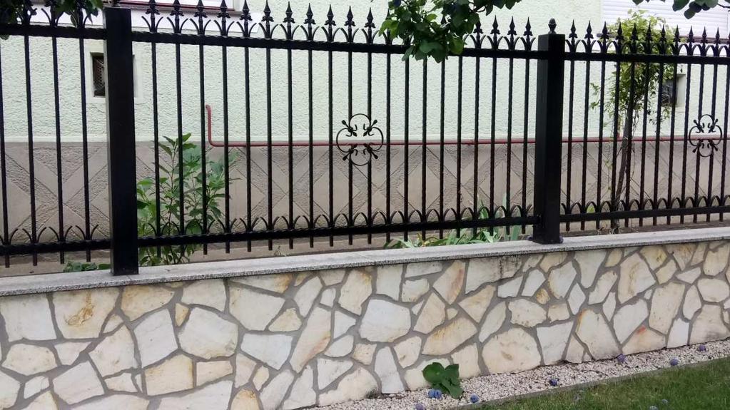 mintázatú bitumenes lemez fedés közterületről látható helyen nem
