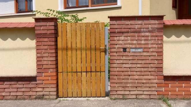 Azonban a részlegesen kontyolt ( csonka kontyos ) tetőt kerüljük.