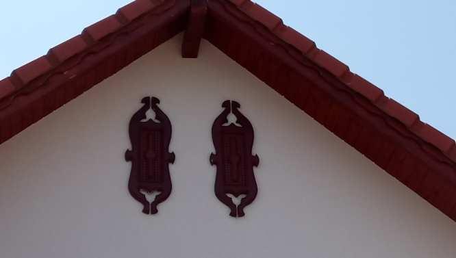 ablakok, tornácok,