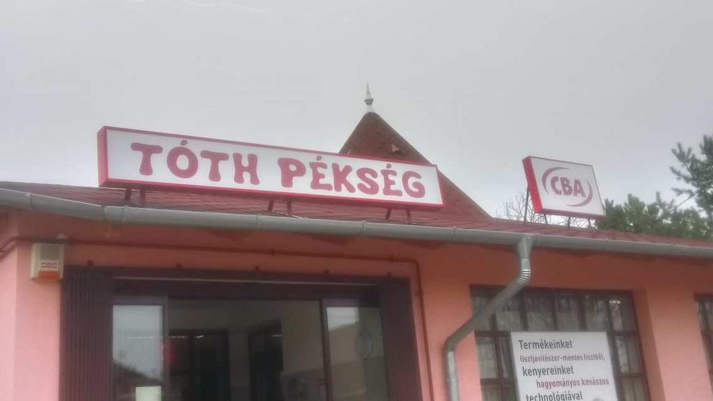 hirdetőtáblák, cégérek, reklámfelületek nagymértékben befolyásolják az utcaképet, ezért