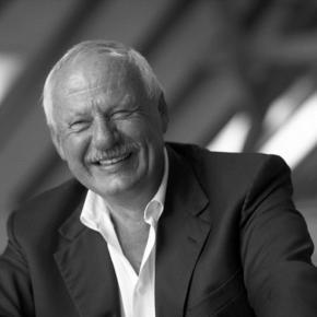 Rólunk Építész tanulmányok Würzburg, Kassel, Németország Kutatás München, Németország (Fa kutató intézet, Weihenstephan, München) ClimaDesign Master TU München - Mester: Prof. Dr.