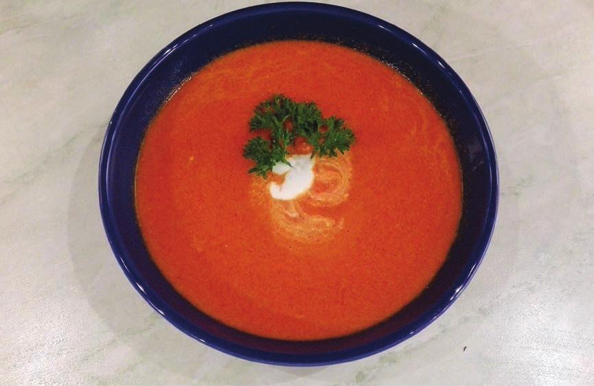 Receptek RECEPTEK PAPRIKA ÉS SALÁTA RECEPTEK Sültpaprika-krémleves (2 főre) Hozzávalók: 0,5 kg kápia paprika 3 dl csirke alaplé 5 dkg salottahagyma 1 gerezd fokhagyma 1 dl 12%-os tejföl 1 ek.