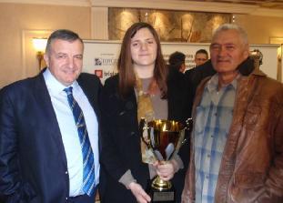 Kristina Rakočević i predsjednik COK-a Dušan Simonović Kristina sa predsjednikom ASCG Miloradom Vuletićem i trenerom Markom Ristićem NAJBOLJI SPORTISTI CRNE GORE U IZBORU UDRUŽENJA SPORTSKIH NOVINARA