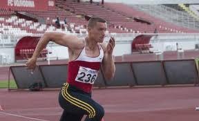 prepone 8,44, skoku motkom 3,80 i na 1000 metara 2:47,54. Ovi rezultati su mu donijeli 5.310 bodova.