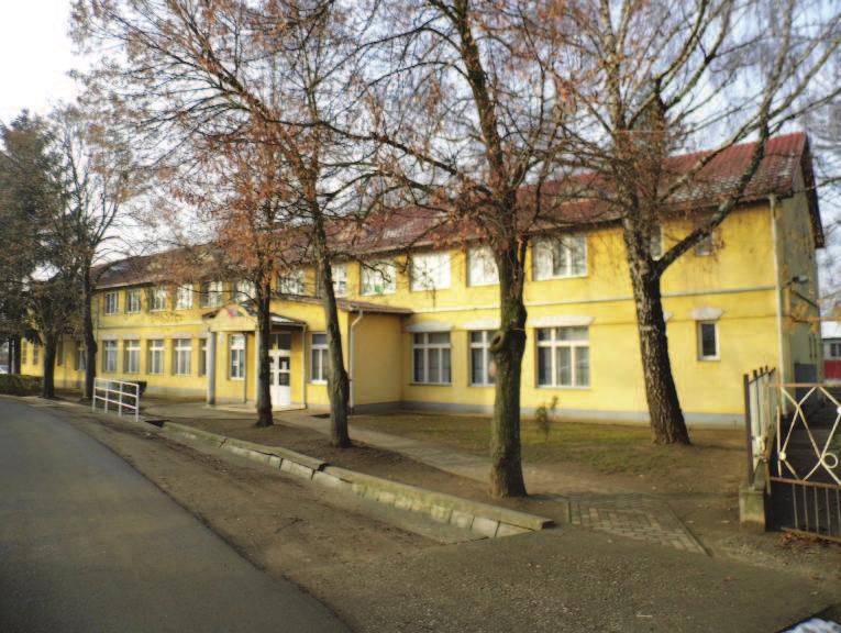 Gondolni kell még a fő (lakó) funkciót kiegészítő épületek elhelyezésére is.