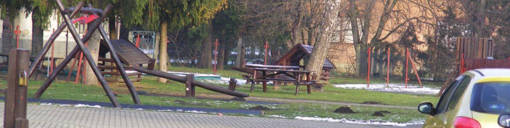 Építészeti útmutató 43 KÖZTEREK, KÖZPARKOK, KÖZKERTEK A településnek, településrésznek azon találkozási pontjai ahol a természethez kapcsoldóva, szabadban élhetjük meg a helyi közösséghez való