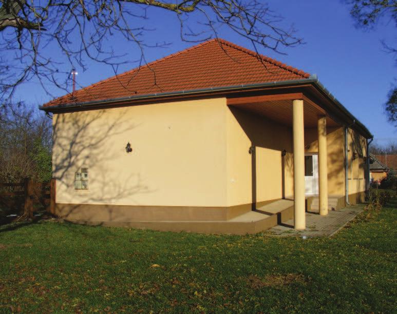 Nem javasolt az utca felé garázskapuval fordulni, ha megoldható célszerűbb inkább a garázsokba oldalról, a telken belül behajtani.