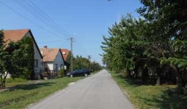 4 Eltérő