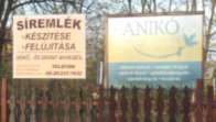 Nagyon fontos az is, hogy a cégérek, üzletfeliratok elhelyezésére szabályokat állapítson meg az önkormányzat, mert ennek híján esetleg