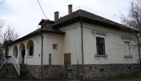 3 Örökségünk Az 1948-ban alakult Dózsa Tsz mintegy 110 kh-on gazdálkodott. 1951-ben egyesült a szintén városföldi Törekvés Tsz-el, így területe 1200 kh-ra nőtt, a tagok száma 65 fő lett.