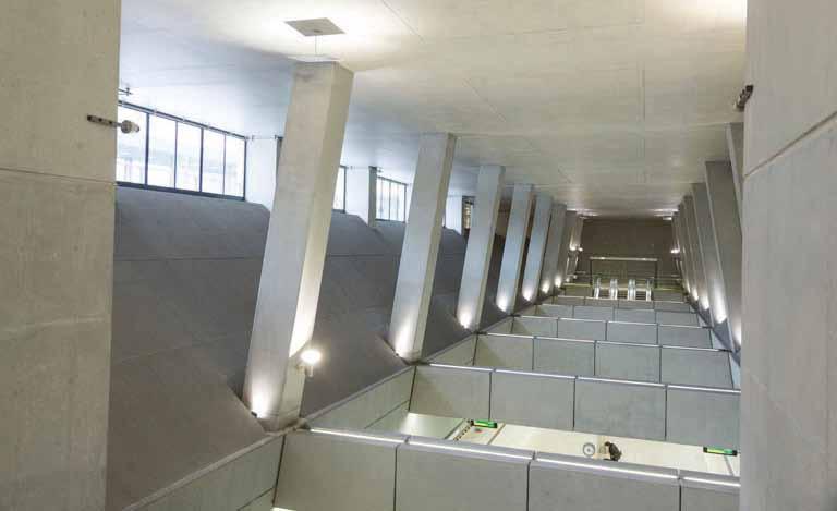 Budapesti 4-es metró világításának felülvizsgálatáról Környezetünk világítása Azonos továbbá, hogy a biztonsági sáv világítására minden állomáson az ún.