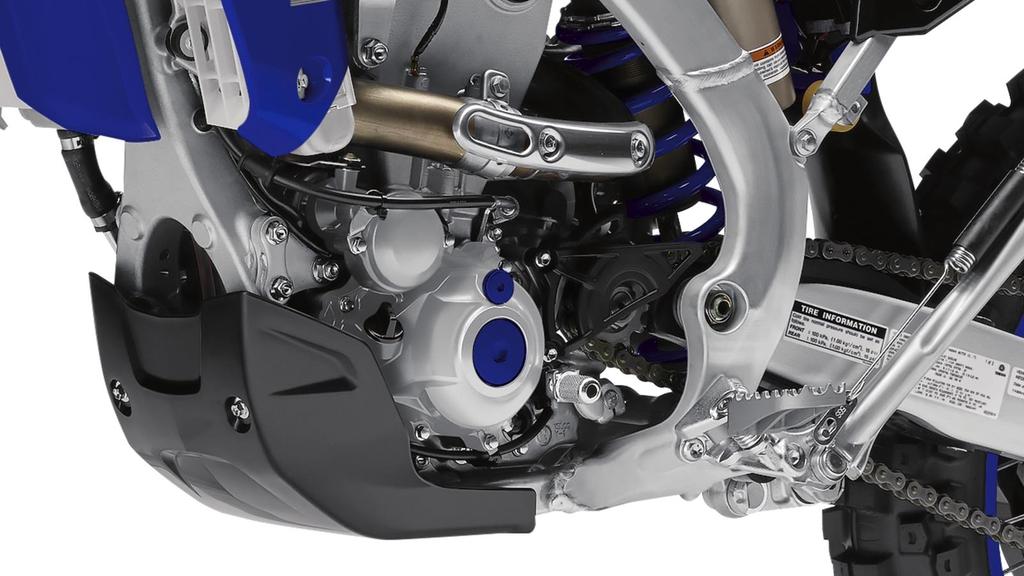 motor- és váztechnológiákat felhasználva. Könnyed dinamikája és erőteljes, irányítható teljesítménye révén ez a csúcstechnológiás enduro motorkerékpár mindent megváltoztat.