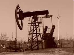 kőolaj és földgáz: A kőolaj és földgázkészletek döntő többsége az Alföldön található, a harmadidőszakban keletkezett.