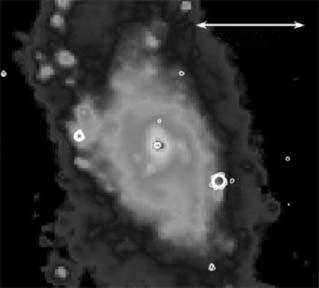 190 Meteor csillagászati évkönyv 2010 C 30 ívmásodperc A Spitzer- és a Chandra-ûrtávcsõ adatait felhasználó kompozit ábra az NGC 3621 központi régióját mutatja.