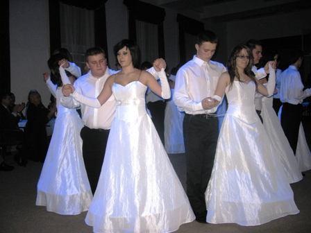 A TANÉV ESEMÉNYEI SZMK BÁL 2011. MÁRCIUS 5. Iskolavezetésünk és tantestületünk komolyan gondolja, hogy a nevelés, a tanítás az iskola és a szülői ház közös ügye, közös feladata.