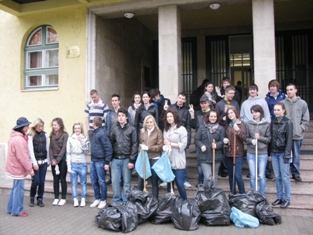 A TANÉV ESEMÉNYEI ÖNKÉNTESSÉG PROGRAM 2011. ÁPRILIS 12. Iskolánkban fogadtuk a TÁRS programba bevont általános iskolásokat.