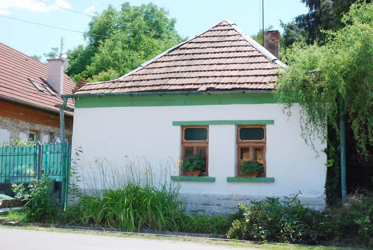 5.1.5 homlokzatképzés, anyaghasználat Általánosságban elmondható, hogy a szomszédokhoz harmonizáló színekhez, anyagokhoz való idomulás a követendő.
