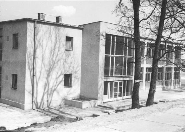 iskola 1966-ban épült 4