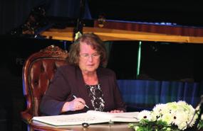 2017-ben Polgármesteri díjjal kitüntetettek: Peter Rosival CASTRUM NOVUM - 21. szám - 2017. november 6. üzenetei is tanúskodnak, akik lehet maguk is a páciensei voltak.