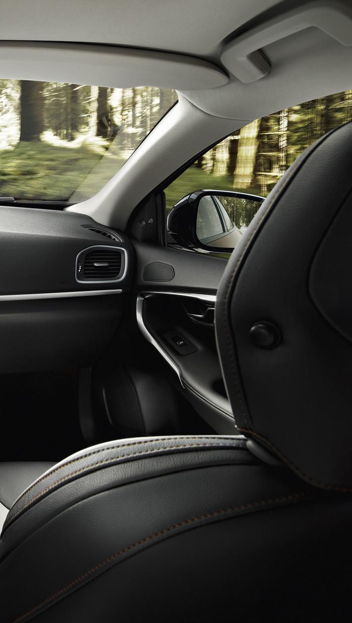 A Volvo ergonómiai szempontok szerint tervezett ülései régóta híresek kényelmükről: az utasok hosszú autózás után is kipihenten állhatnak fel belőlük, bármilyen út legyen is mögöttük.