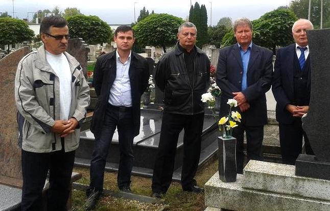 Még a szombati időjárás is alkalmazkodni látszott a hangulatunkhoz, a szomorkás esőcseppek között a nap csak néha-néha kacsintott ránk.