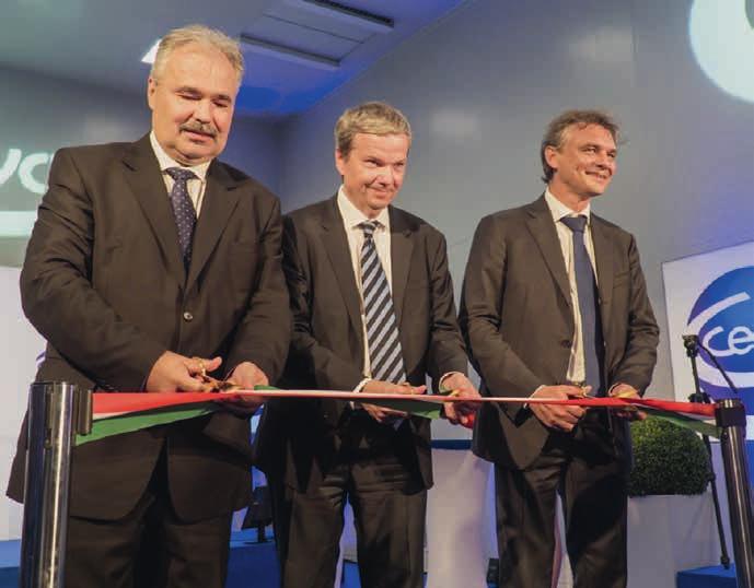 Büszkék vagyunk Magyarország kutatás-fejlesztésben és vakcina-előállításban végzett innovatív munkájára.