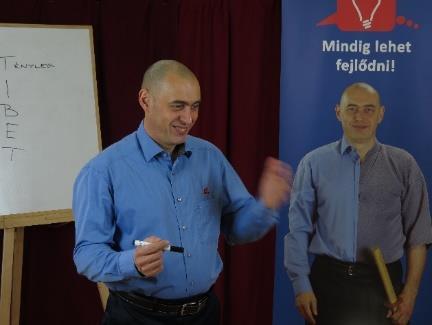 Komáromi Kolos vagyok, fekete öves személyes hatékonyság specialista. Két területen is fekete övet szereztem.