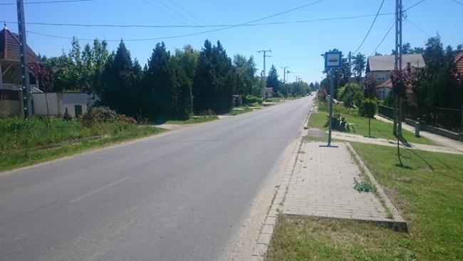 Megálló kódja: 36 Tóth Árpád utca meglévő megálló Megálló felszereltsége Oszlop, tábla: Peron: van van Fekvő A3