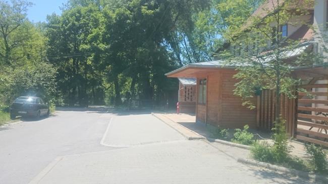 Viszonylatok: 4i Megálló kódja: 08 Búzaszem iskola új megálló Megálló felszereltsége Oszlop,