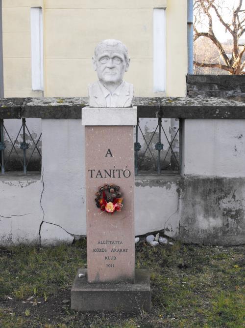 újítódnak fel.