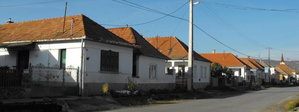TÖRTÉNETI TELEPÜLÉSRÉSZ A település szerkezete gyakorlatilag a XIX. század óta nem változott a korabeli katonai felmérési térkép szerint.