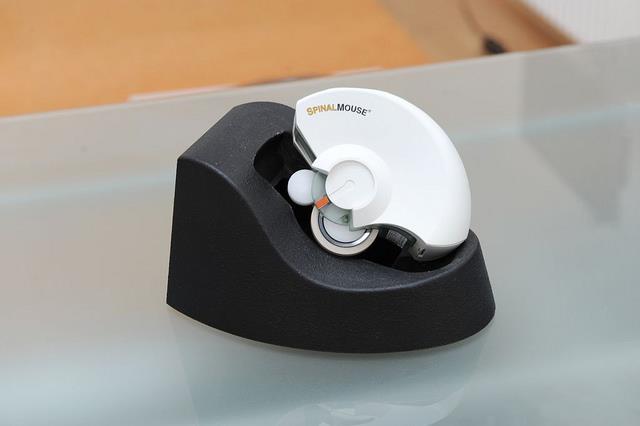 jelent a páciens számára sugárterhelést. Ergonomikus kialakításának köszönhetően könnyen alkalmazható, igazodik a mérés közben a gerinc görbületeihez.