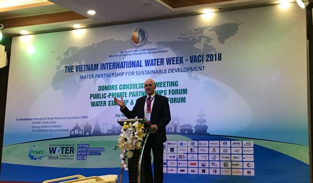 AKTÍV MAGYAR SZEREPVÁLLALÁS A VIETNÁMI VÍZ HÉTEN Megfizethető és fenntartható vízipari megoldások jegyében zajlott a Vietnam International Water Week, melyen a magyar vízipart Kovács Károly, a Magyar