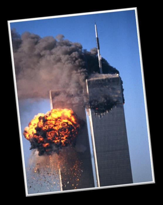 2001. 09. 11. A három fő üzenet: 1. felelősöket találunk 2. nincs ok pánikra 3. segítünk a családoknak Büntetünk levadásszuk őket, de végig higgadt. Keretezés terrortámadás!